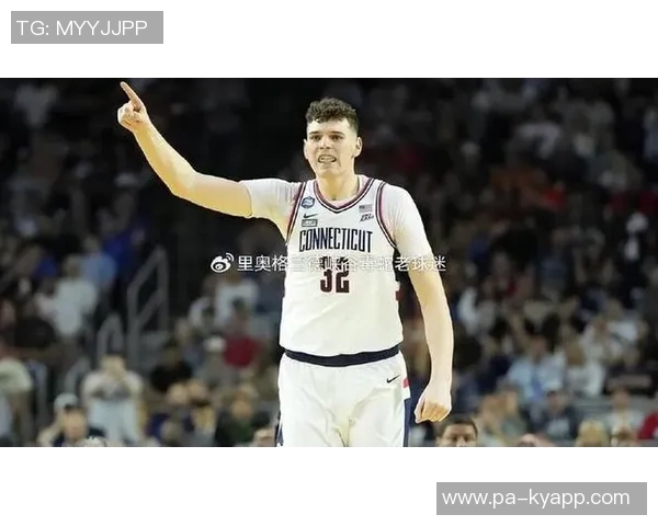 米奇约翰逊寄语卡斯尔期待他在未来的成长与突破