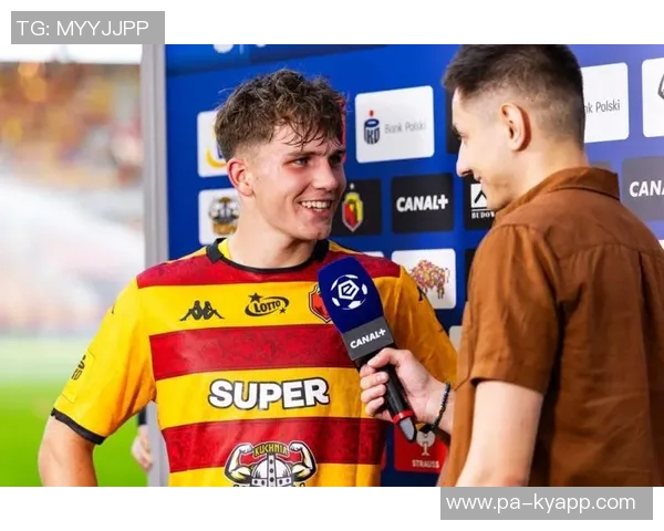 波兰媒体报道拜仁关注17岁边锋皮图谢夫斯基身价达1200万欧元